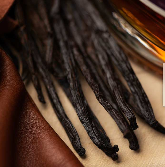 WHITE OAK & VANILLA